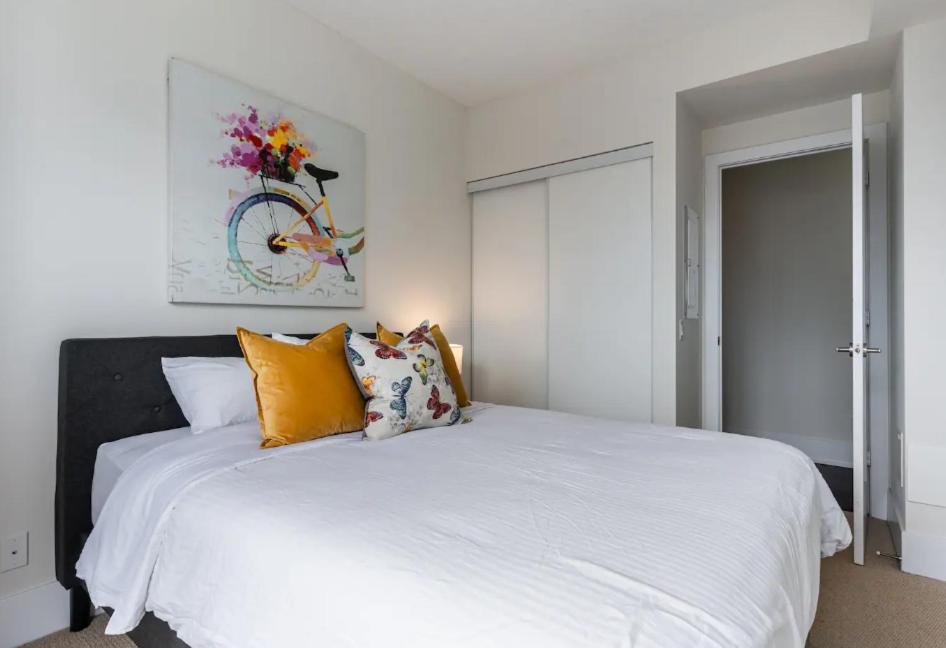 Aparthotel Skyline Suites - Walk To Mtcc, Acc, Rogers Centre & Entertainment District 3*