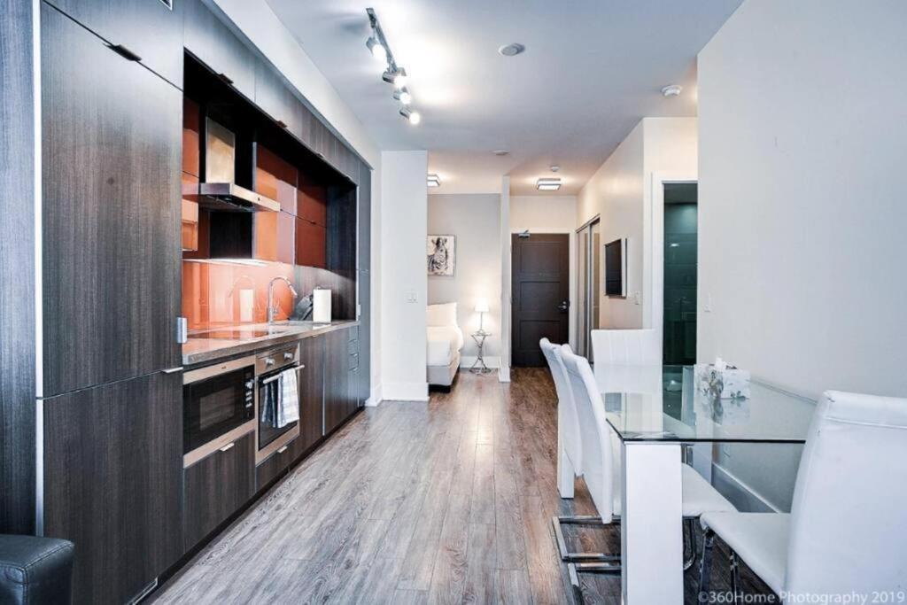 Skyline Suites - Walk To Mtcc, Acc, Rogers Centre & Entertainment District Toronto