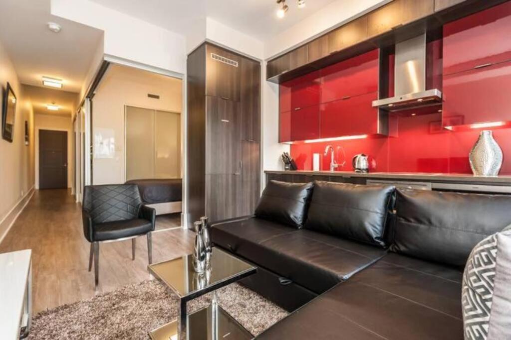 Skyline Suites - Walk To Mtcc, Acc, Rogers Centre & Entertainment District 3*
