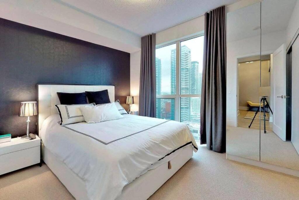 Aparthotel Skyline Suites - Walk To Mtcc, Acc, Rogers Centre & Entertainment District 3*
