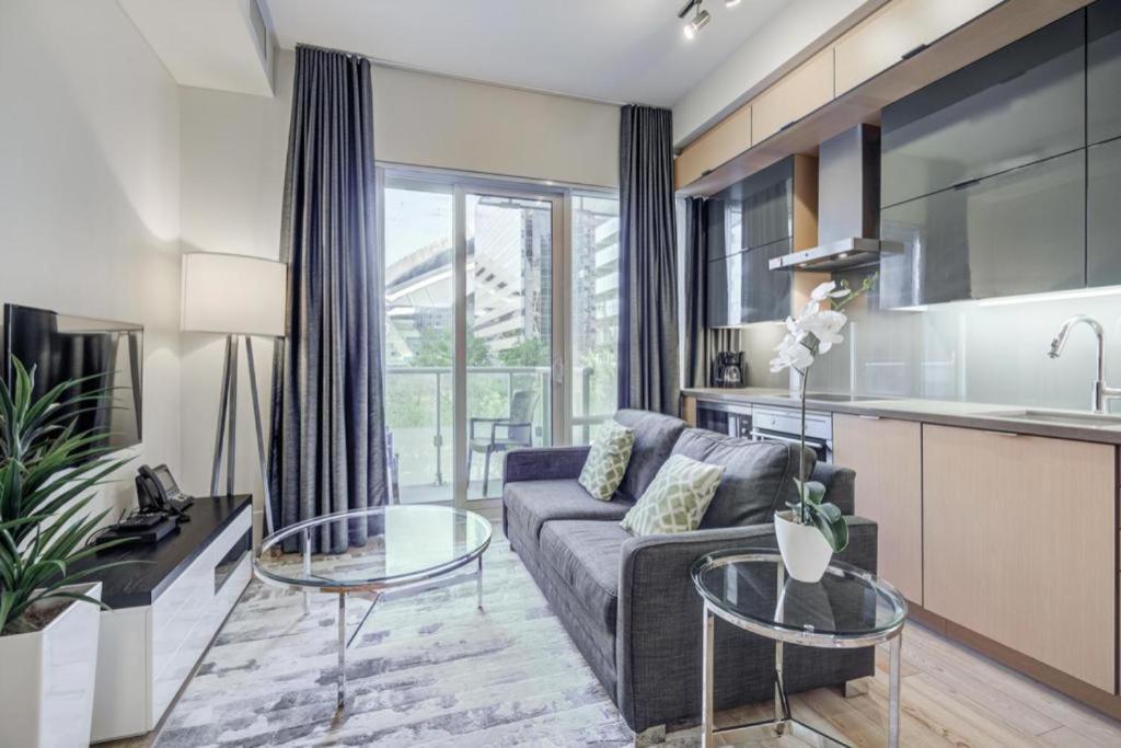 Aparthotel Skyline Suites - Walk To Mtcc, Acc, Rogers Centre & Entertainment District